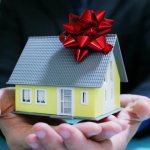 Как и сколько оформляется дарственная на квартиру?