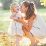 How to discharge a child from his father’s apartment and register him with his mother?