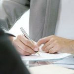 Получает справку