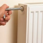 стояк горячий а батарея холодная