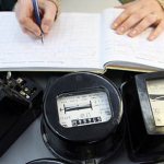 Тарифы на электроэнергию для дачи: одноставочный или двухставочный? Какой план и счетчики будут выгоднее?